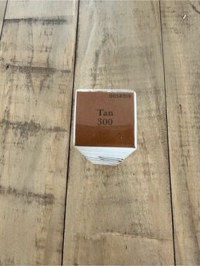 New Laura Geller Natural Tan 300 Swatch Stick